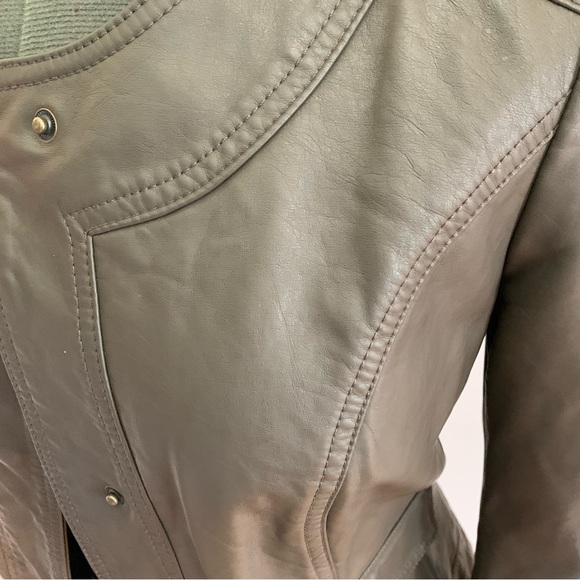 Kut from the Kloth faux leather jacket size medium - Picture 4 of 9